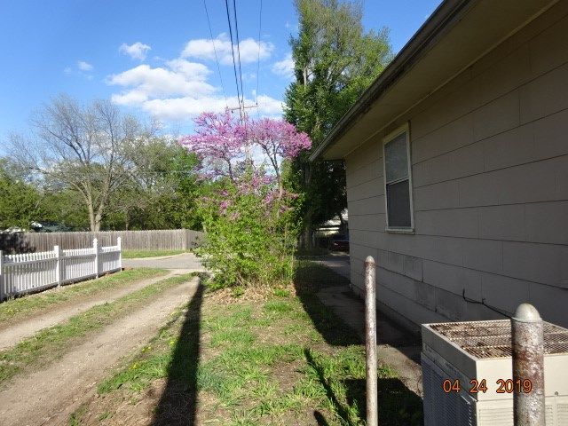 519 Santa Fe St, Newton, KS 67114
