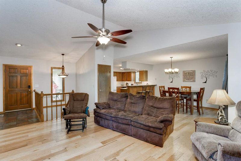 4018 N Bayberry St, Wichita, KS 67226