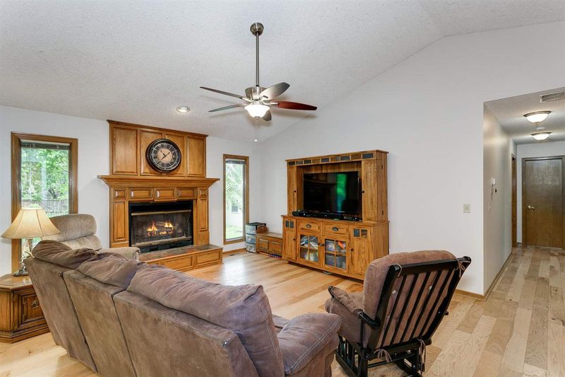 4018 N Bayberry St, Wichita, KS 67226