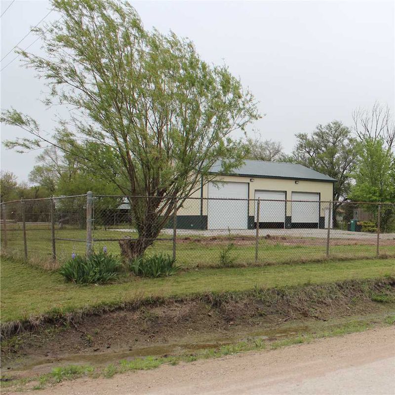 11600 E 53rd St N, Bel Aire, KS 67226