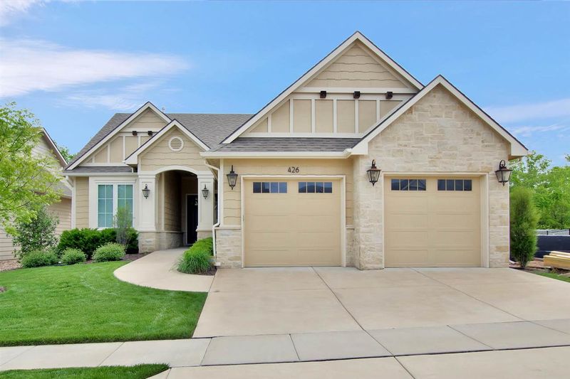 426 N Frontgate, Wichita, KS 67206