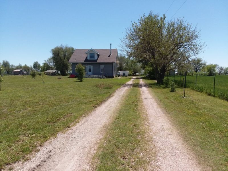 302 S Schmidt Ln, Lehigh, KS 67073