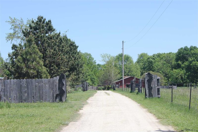 654 SW River Valley Rd, Towanda, KS 67144