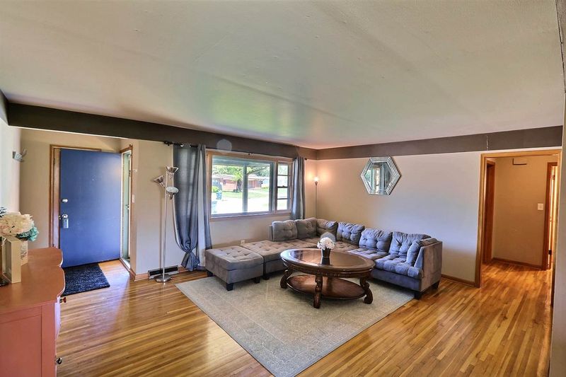 8305 E Morris St, Wichita, KS 67207