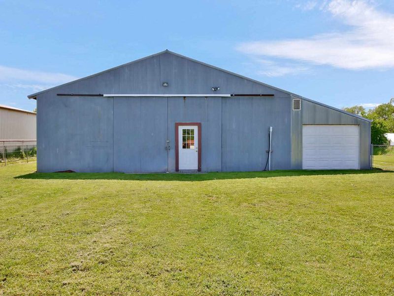 6139 N Maize Rd, Maize, KS 67101