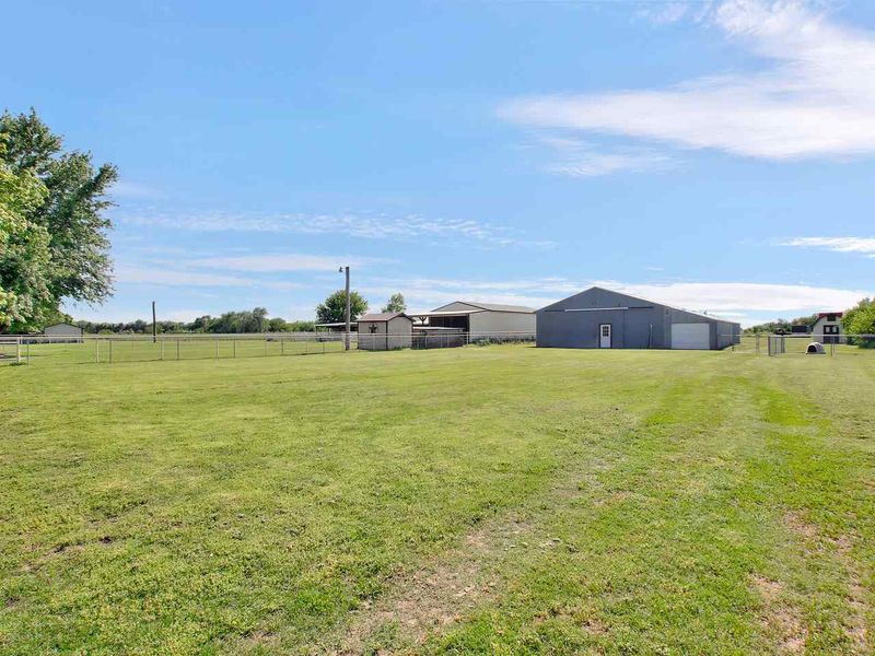 6139 N Maize Rd, Maize, KS 67101