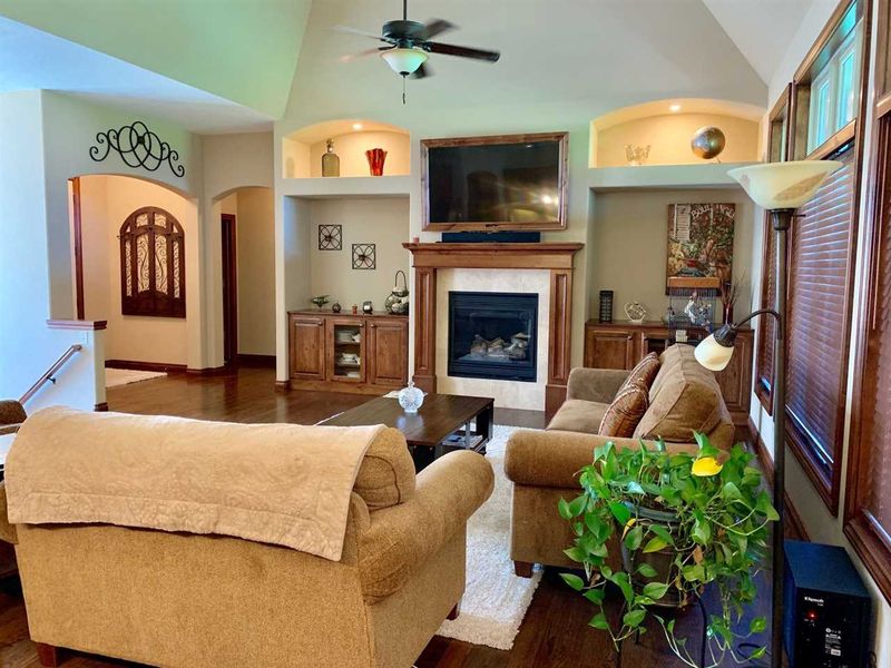3002 N Red Fox Cir, Wichita, KS 67205