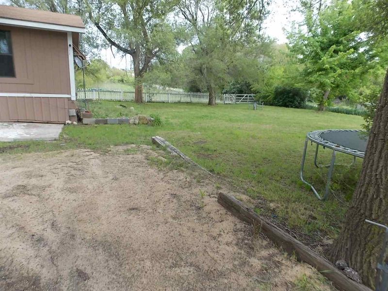 2850 E Ford St, Valley Center, KS 67147