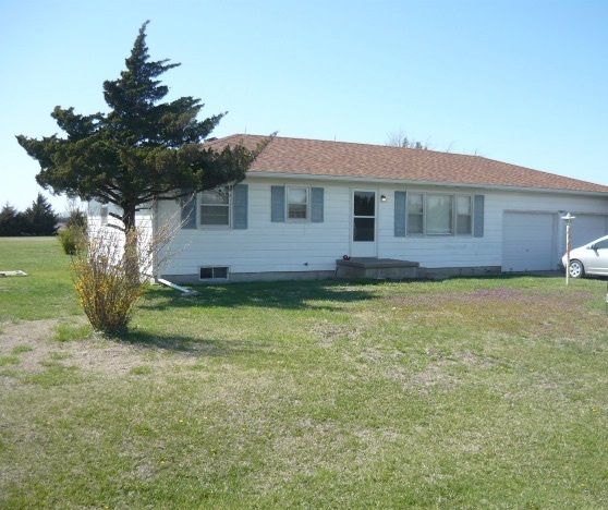8735 N Emma Creek Rd, Hesston, KS 67062