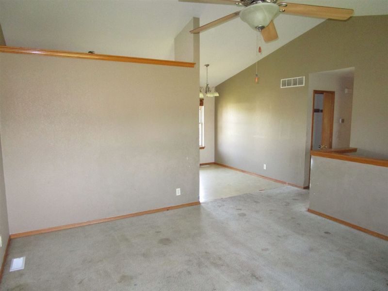 2006 E Osage Rd, Derby, KS 67037