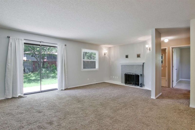 1805 N Ridge Ct, Derby, KS 67037