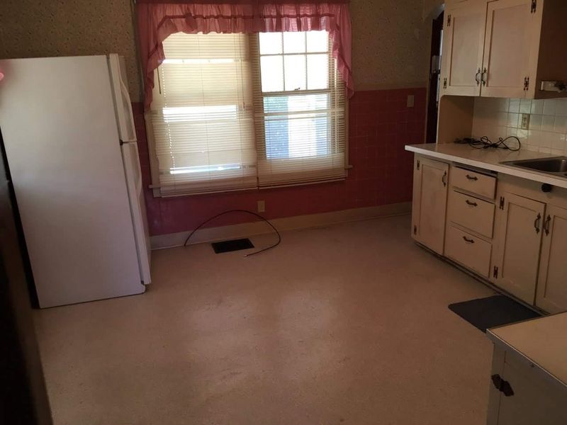 415 W 6th St, Newton, KS 67114