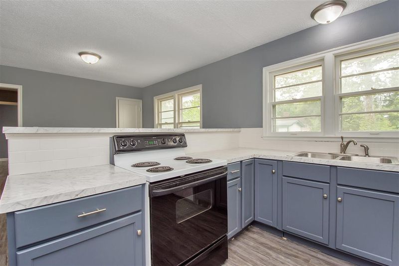 2815 E Lincoln, Wichita, KS 67211