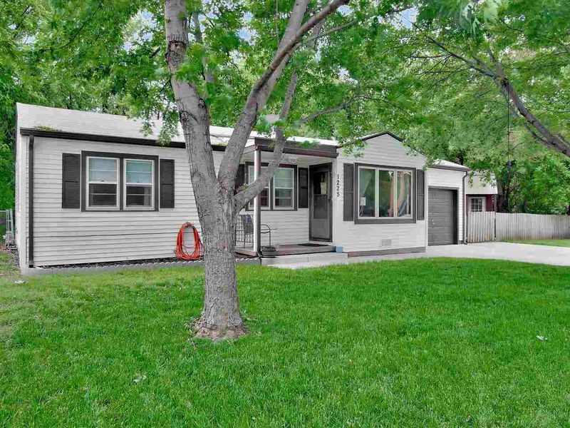 1225 E 61st St N, Park City, KS 67219