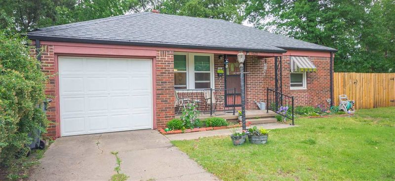 4828 E Morris Ct, Wichita, KS 67218-2429