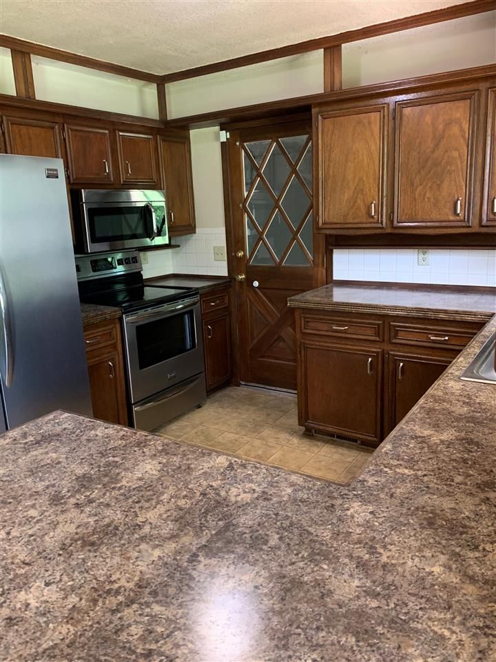 1622 N Main St, Rose Hill, KS 67133