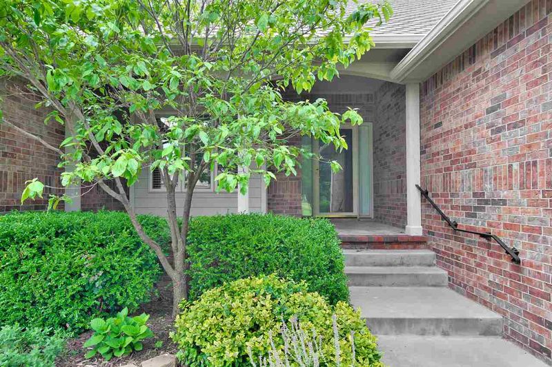 7817 E Oakmount St, Wichita, KS 67226