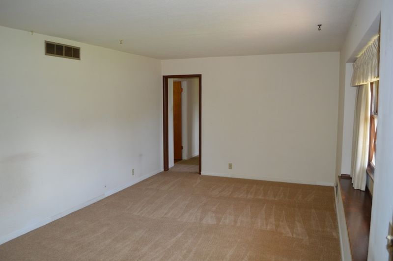 520 E 56th St S, Wichita, KS 67216