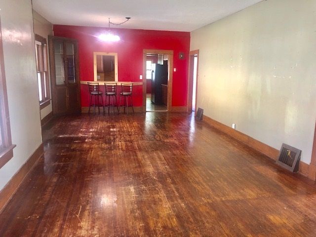 407 E 6th St, Newton, KS 67114