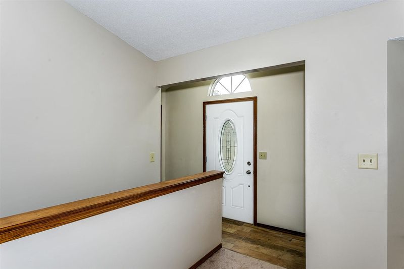 9507 E Carson St, Wichita, KS 67210