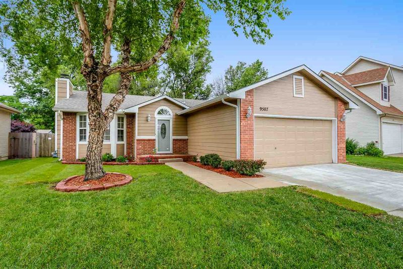 9507 E Carson St, Wichita, KS 67210
