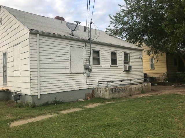 2507 E Mossman, Wichita, KS 67214