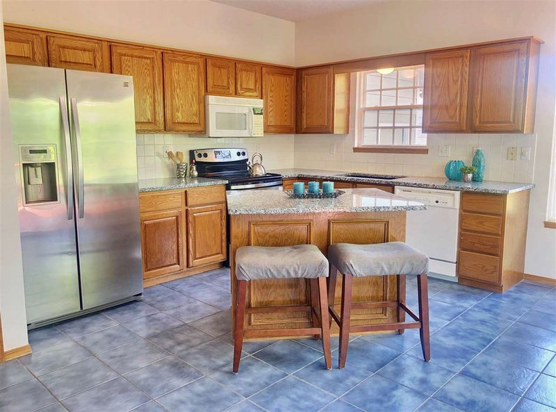 12352 E Lincoln Ct, Wichita, KS 67207