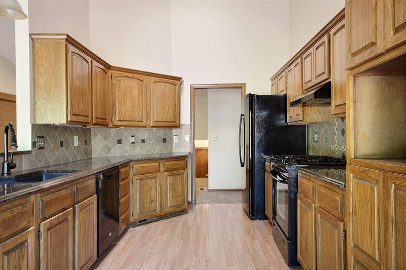 940 W Maplewood, Andover, KS 67002