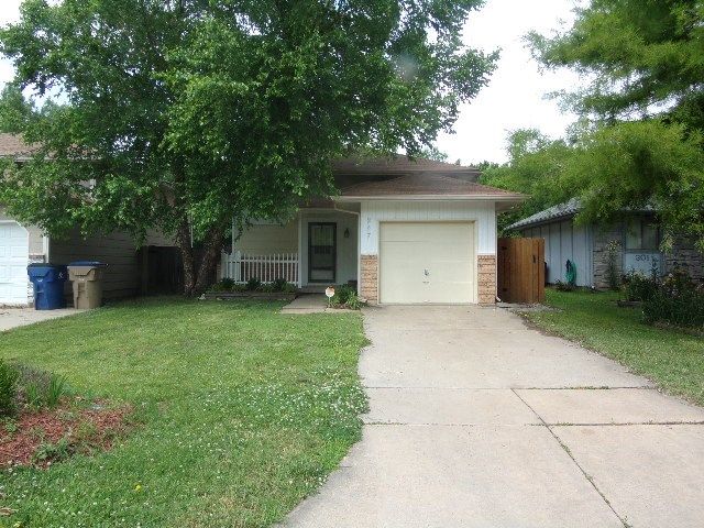 247 N Shawnee Dr, Kechi, KS 67067