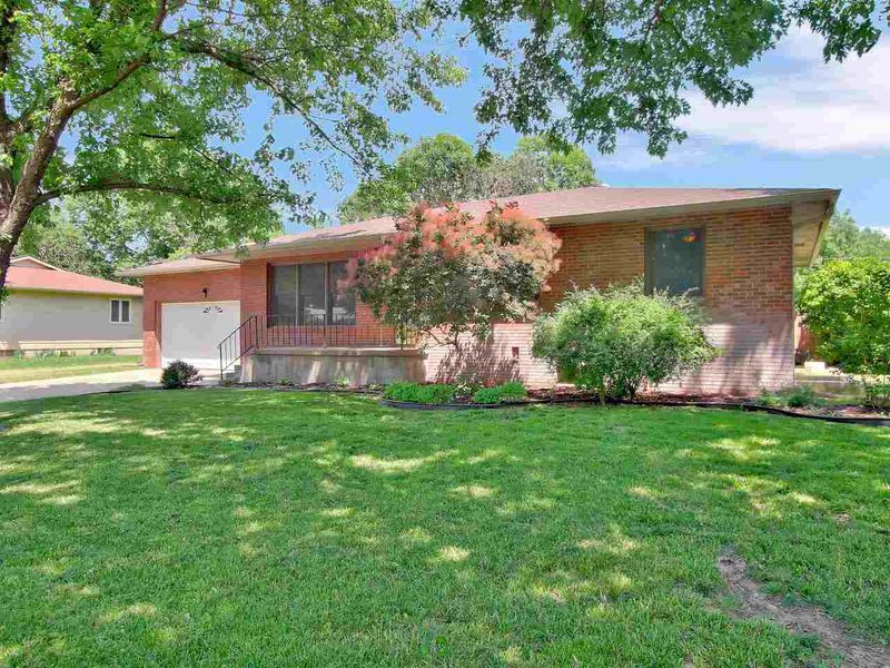 620 Michael Rd, Newton, KS 67114