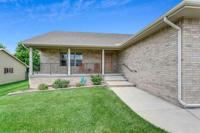 924 E Stone Path St, Derby, KS 67037