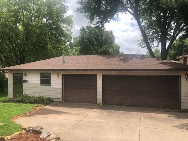 1007 E Market St, Derby, KS 67037