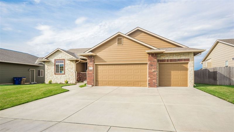 2719 E Mason Ridge Dr, Derby, KS 67037-7958