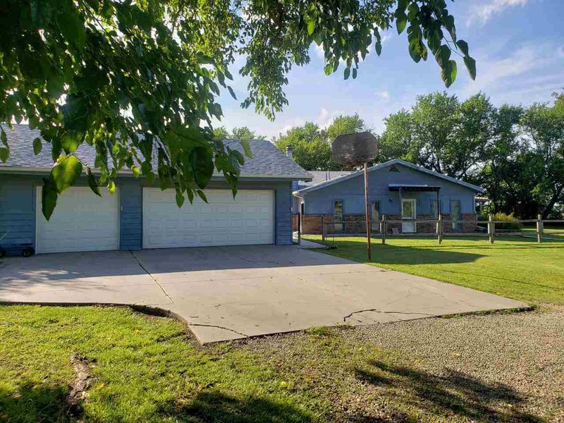 4631 S 159th St E, Rose Hill, KS 67133