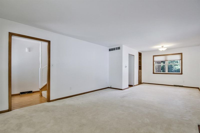 801 Farmington Dr, Derby, KS 67037