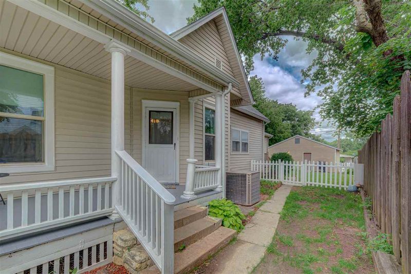 308 W 8th, Newton, KS 67114