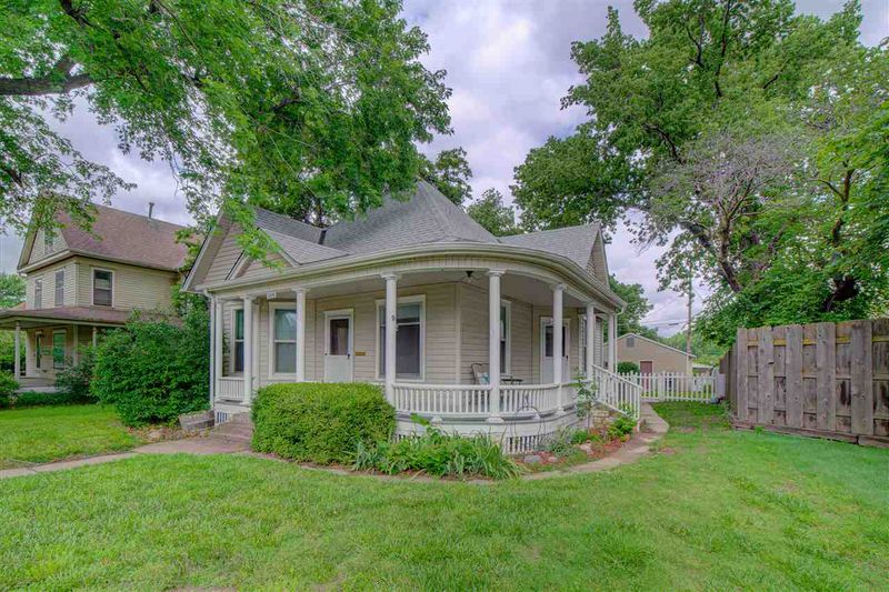 308 W 8th, Newton, KS 67114