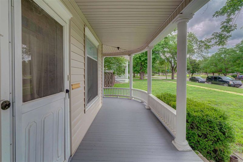 308 W 8th, Newton, KS 67114