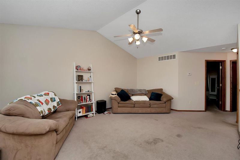 9916 E Kinkaid Cir, Wichita, KS 67207