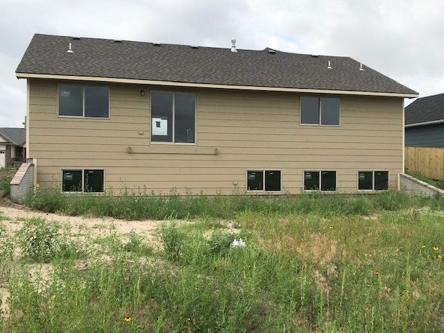 430 E Kay Ave, Haysville, KS 67060