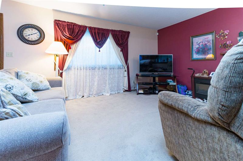 730 Sullivan Dr, Mulvane, KS 67110