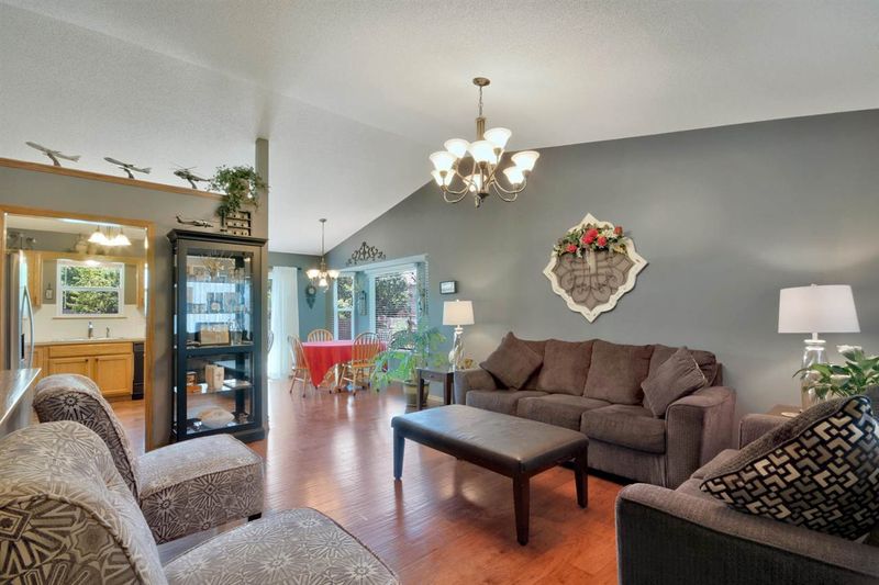 2302 Paddington Ave, Newton, KS 67114
