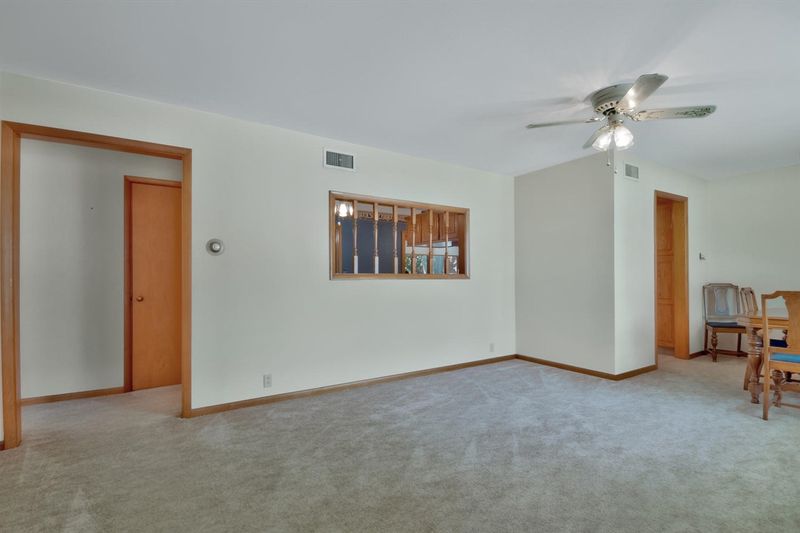 219 SE 12th St, Newton, KS 67114