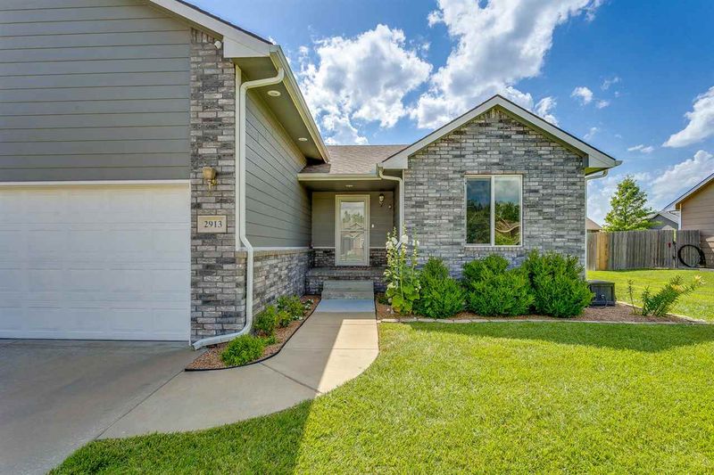 2913 N Emerson St, Derby, KS 67037