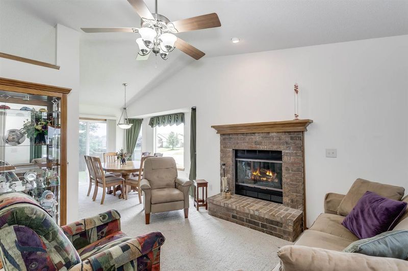 403 E Hickory Ct, Mulvane, KS 67110