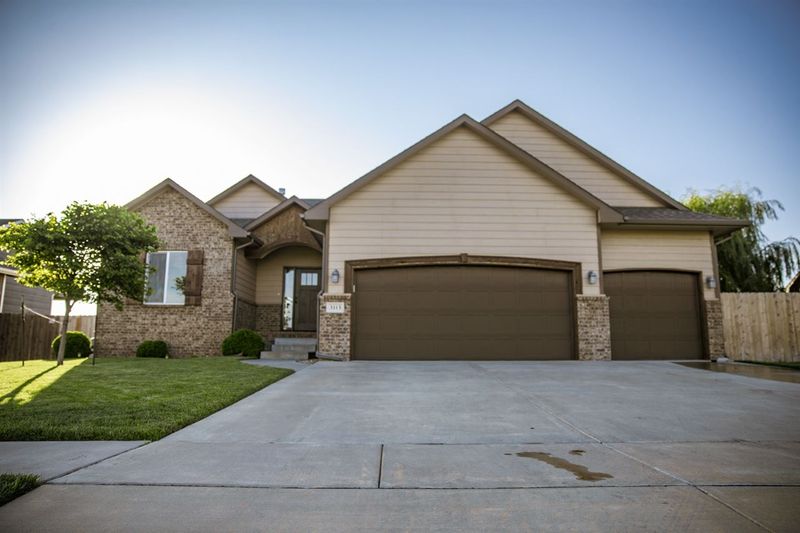 3113 N Rough Creek Rd, Derby, KS 67037