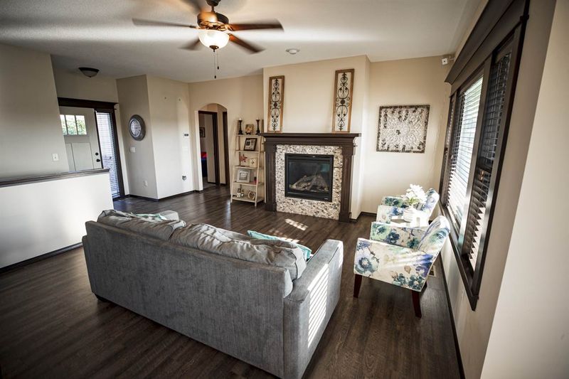 3113 N Rough Creek Rd, Derby, KS 67037