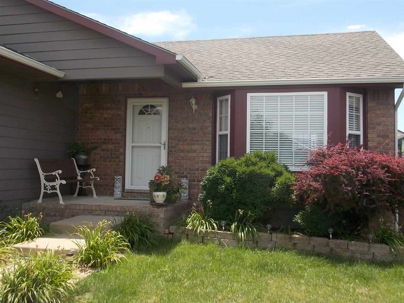 10805 E Bluestem Ct, Wichita, KS 67207