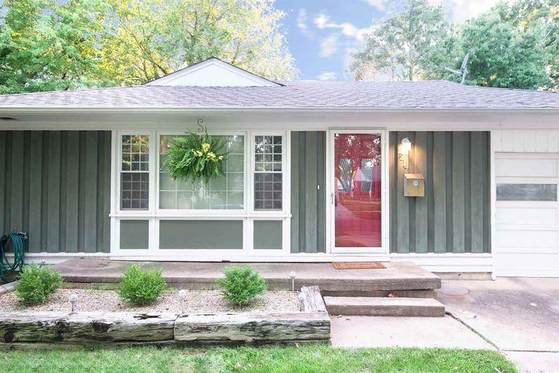 2217 S Pinecrest, Wichita, KS 67218-5320
