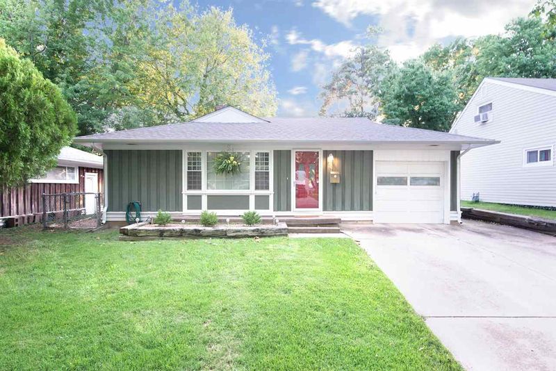 2217 S Pinecrest, Wichita, KS 67218-5320